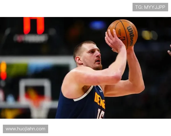 戈贝尔篮下封盖约基奇迫使掘金改打外线