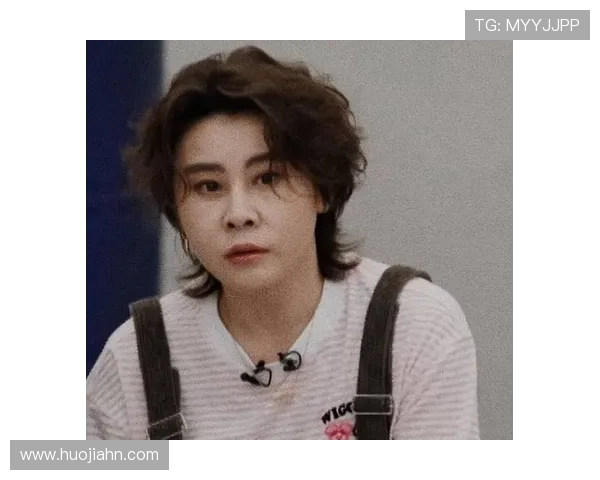 王濛训练完顺手买个包，教练组工资还没她零花多